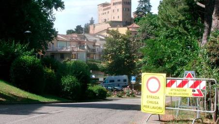 Longiano, partiti i lavori in via Belvedere: rimarrà chiusa fino al 2 agosto