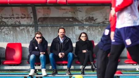 Il capo scouting Fabio De Vita, Stefano Petracca e la presidente biancorossa Stefania Di Salvo foto RIMINI FC