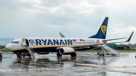 Rimini, svolta allo scalo Fellini: Ryanair apre la nuova base con 2 aerei e 5 rotte inedite VIDEO