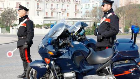 Rimini, colto sul fatto mentre spaccia: arrestato 31enne