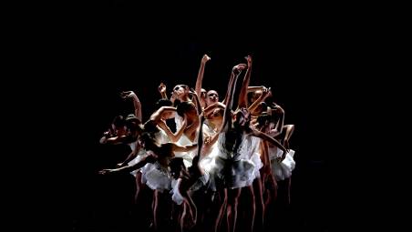 Un cigno per il nostro tempo: al teatro Galli il Ballet Preljocaj e Cajkovskij