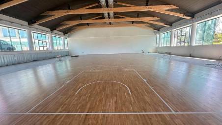 Cattolica, palazzetto dello sport: ecco il nuovo parquet