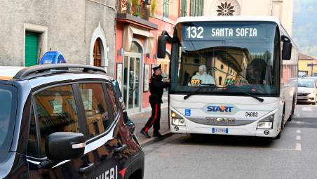 Rapina ragazzi minorenni sul bus Galeata-Meldola, 22enne finisce in carcere