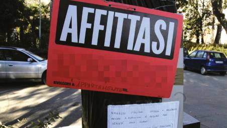 Rimini. Affitta la casa di un altro, prende 3000 euro di anticipo e sparisce