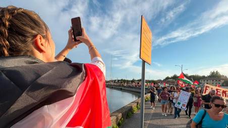 Una manifestazione in Darsena a Ravenna contro il genocidio a Gaza