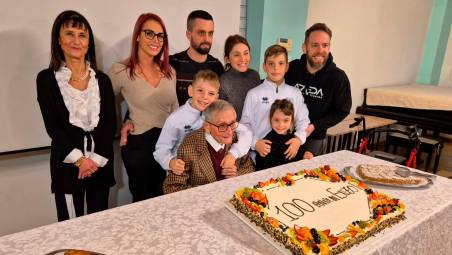 Lugo, sopravvissuto al campo di prigionia: Enzo Marani ha festeggiato il traguardo dei 100 anni