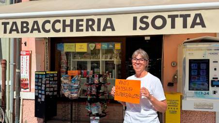 La titolare della tabaccheria Silvia Mazzini