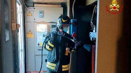 Forlimpopoli, incendio a un capanno: i Vigili del Fuoco salvano un allevamento nei paraggi