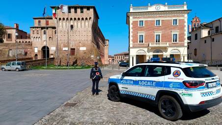 Lugo: accattonaggio molesto al mercato, avviate due procedure di espulsione