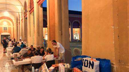 Lugo, debutta al Pavaglione «Fragore»: il gioco di carte che racconta la storia della città