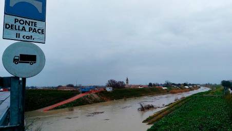 Maltempo in Romagna, il fiume Lamone fa paura: a Bagnacavallo disposte evacuazioni
