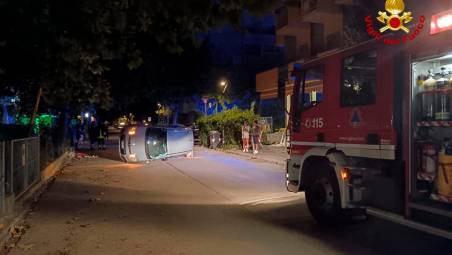 Cesenatico, incidente nella notte: scontro tra un’auto e una moto, tre feriti