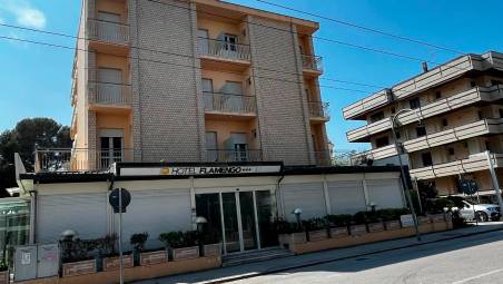 L’hotel Flamengo in viale D’Annunzio