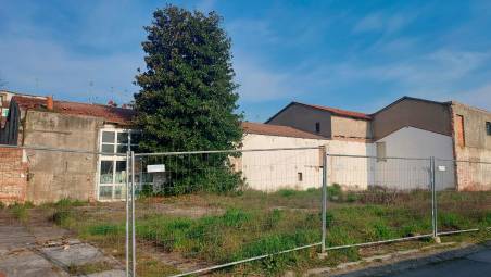 Castrocaro, il Comune vuole rigenerare l’ex B4 di Terra del Sole: un consiglio comunale per partecipare all’asta giudiziaria