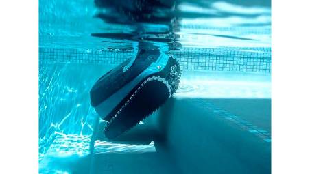 Robot per piscina: comfort, praticità e meno tempo dedicato alla manutenzione