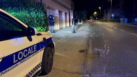 La Polizia locale impegnata nei rilievi sul luogo dell’incidente