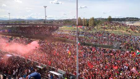 MotoGp, il pubblico da record, il disgelo con Marquez: finalmente a Misano è iniziato il “dopo Valentino” VIDEO