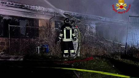 Incendio a Borghi: agriturismo inagibile e danni ingenti, si indaga sulla matrice dolosa