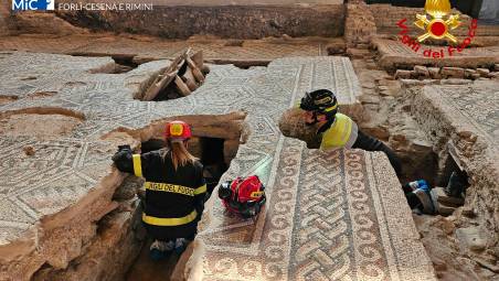 Sotto il mosaico c’è un problema: alla Domus del Chirurgo di Rimini intervengono i Vigili del Fuoco