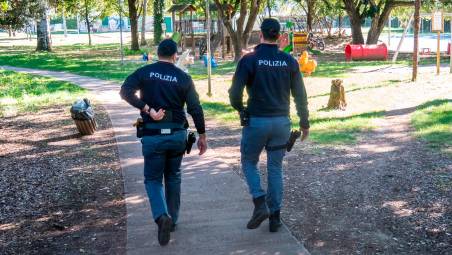 Faenza, si masturba in un parco pubblico: denunciato