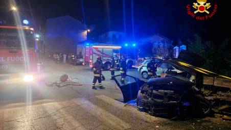 Modigliana, incidente nella notte: l’auto si schianta contro un muretto, gravissima una donna di 41 anni