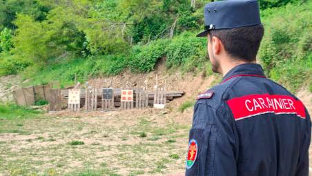 Tra le colline di Brisighella spunta un poligono di tiro abusivo in un’area demaniale