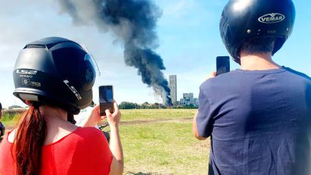 Incendio all’impianto di Raibano, fumo visibile da lontano VIDEO