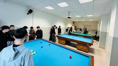 Forlì, all’ITT Marconi la geometria e la fisica si studiano giocando a biliardo