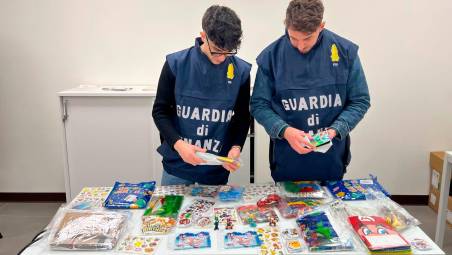 Da Louis Vuitton a Disney, scoperto il business del tarocco da Rimini ad Alessandria: 50 denunce e sequestri per oltre 2 milioni di euro
