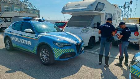 Truffa delle auto con finti bonifici tra Ravenna, Cesena e Arezzo: recuperate vetture e camper per 300mila euro