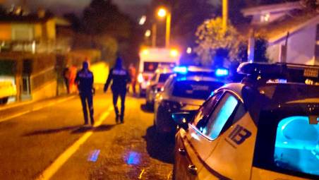 Cesena, 54enne sorpreso a sniffare cocaina: la mamma 75enne lo prende a bastonate e lo manda all’ospedale