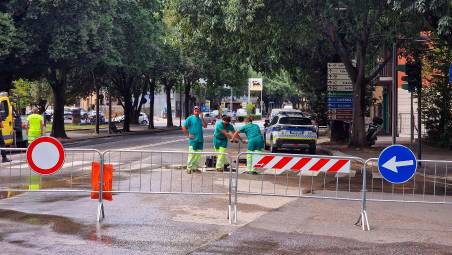Faenza, perdita acqua dalla rete: chiuso un tratto di viale Ceramiche