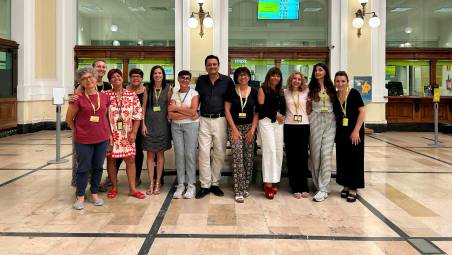 Il personale dell’ufficio postale di Ravenna Centro in piazza Garibaldi