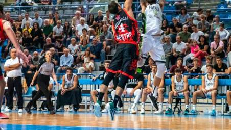 Basket B, partenza falsa: sconfitte per Blacks, Andrea Costa, OraSì e Virtus