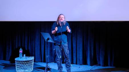 L’intervento di Roberto Mercadini al cinema “Eliseo”, ieri mattina