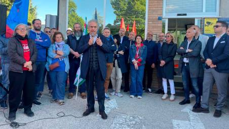 Crisi Electrolux, il sindaco Zattini: “Questa è un’altra alluvione, in ballo il futuro di tutta Forlì” VIDEO