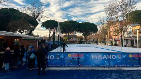 Apertura della pista di pattinaggio il 6 dicembre