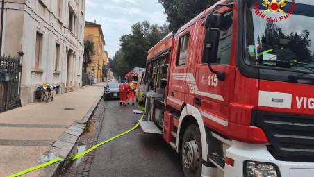 I vigili del fuoco in viale della Libertà