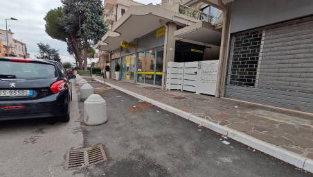 Rimini. Bus, marciapiedi e Parco del mare. «Troppe barriere per le persone disabili»