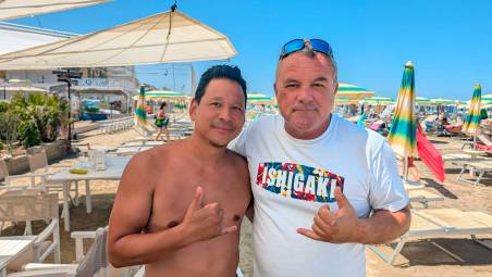 Valentino Spinelli con Tsering, cliente del Tibet