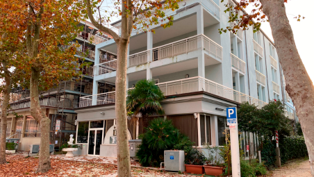 Uno degli alberghi a suo tempo sequestrati a Cesenatico