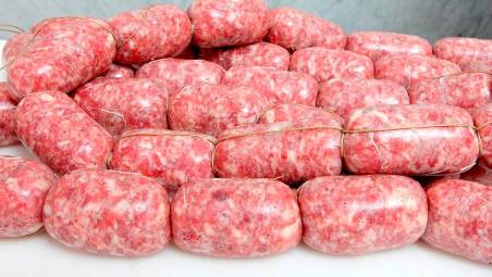 Cesenatico, trasporta mozzarelle e salsicce e nel furgone ci sono oltre 20 gradi: nei guai l’autista di una ditta ravennate