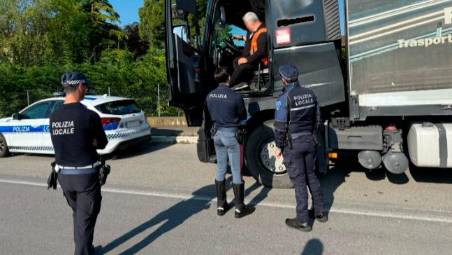 Gatteo, controlli ai mezzi pesanti: 21 infrazioni al casello Valle del Rubicone