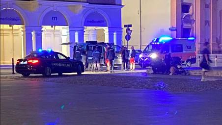 Sul posto sono intervenuti carabinieri, polizia locale e 118