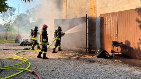 Forlì, incendio in abitazione: due intossicati
