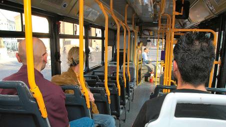 Rimini, sicurezza sul bus: arriva un pulsante per chiedere aiuto in tempo reale alle forze dell’ordine