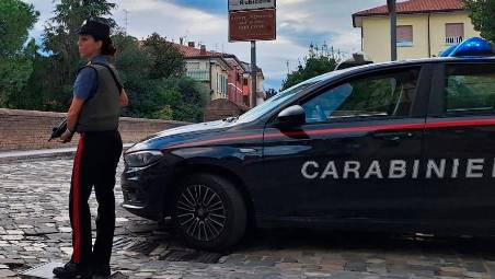 Manomette il braccialetto elettronico: arrestato