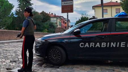 Ricercato per traffico e sfruttamento di esseri umani: alloggiava in un albergo a Savignano