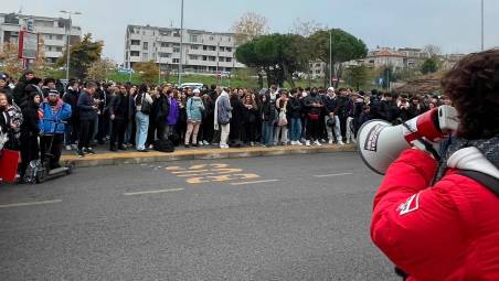 Una protesta al liceo Serpieri