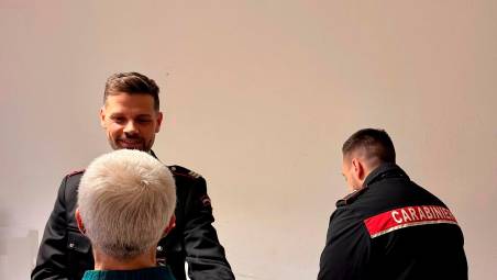 Ravenna, “la vostra auto è stata usata per una rapina”: truffano due anziani e scappano con soldi e gioielli, catturati a Bagno di Romagna